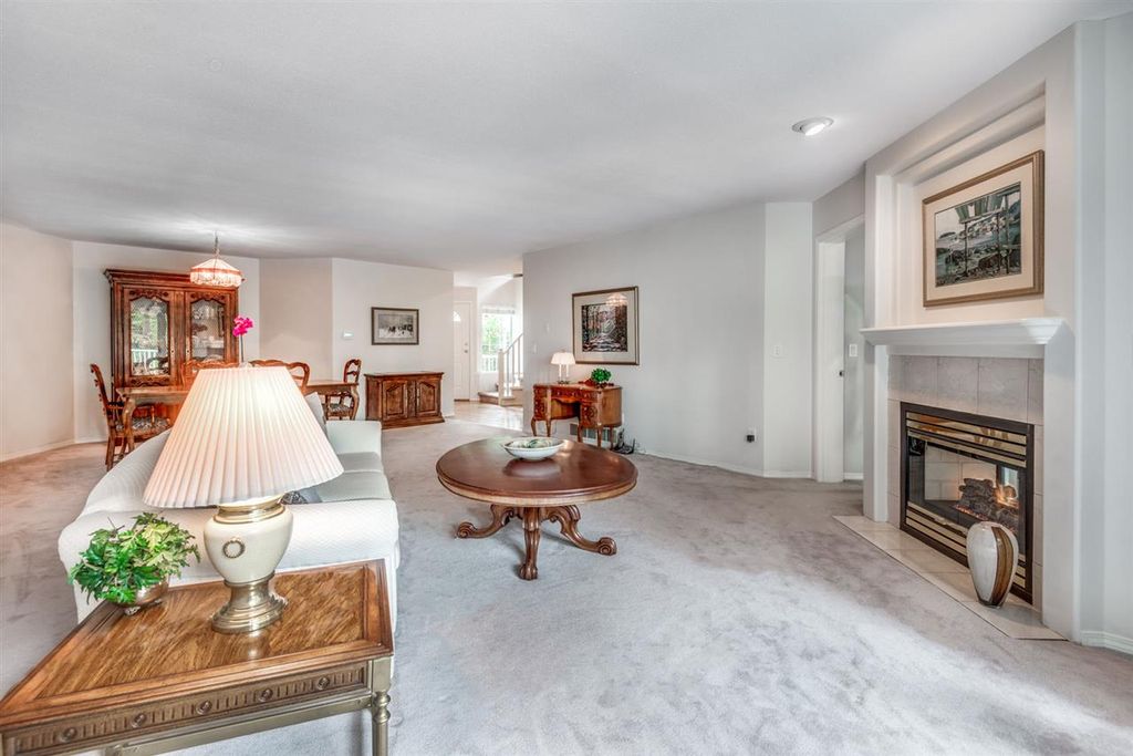 listing image 1104045694748938942