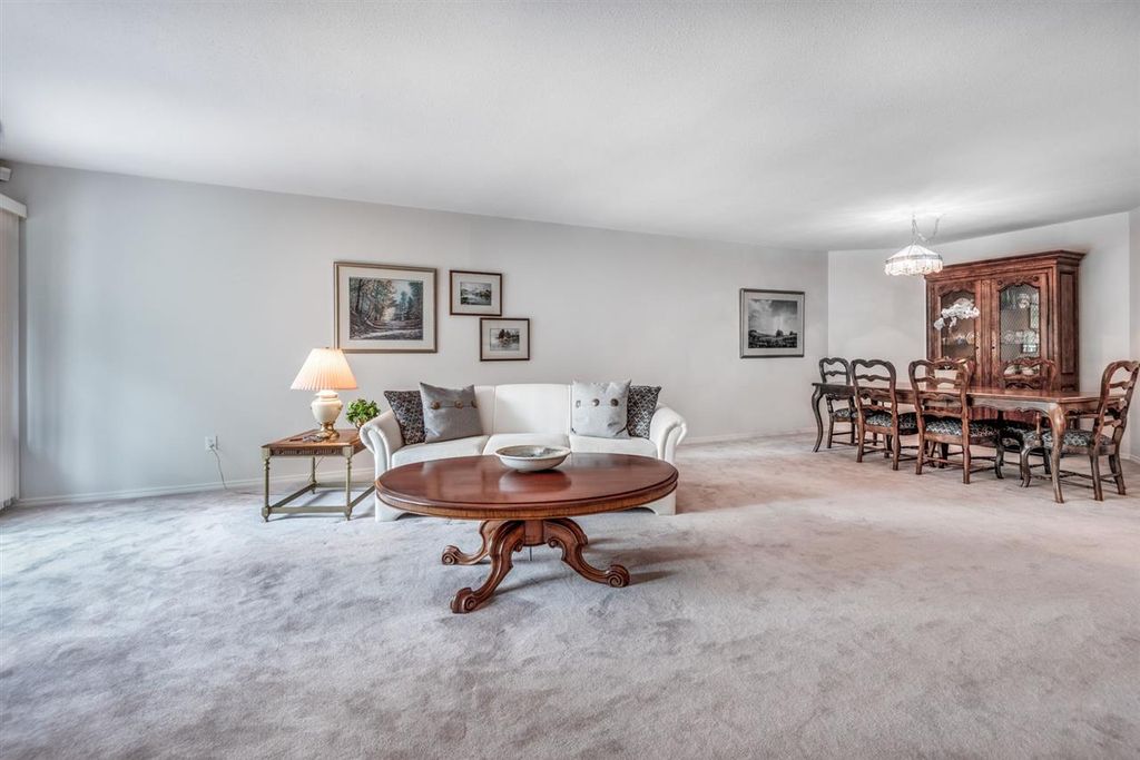 listing image 1106868948240341357