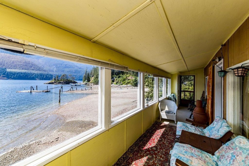 listing image 1104659190440175842