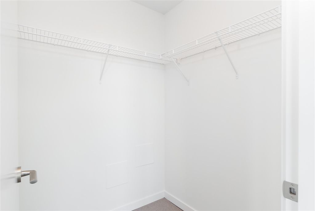 listing image 1103356739908080327