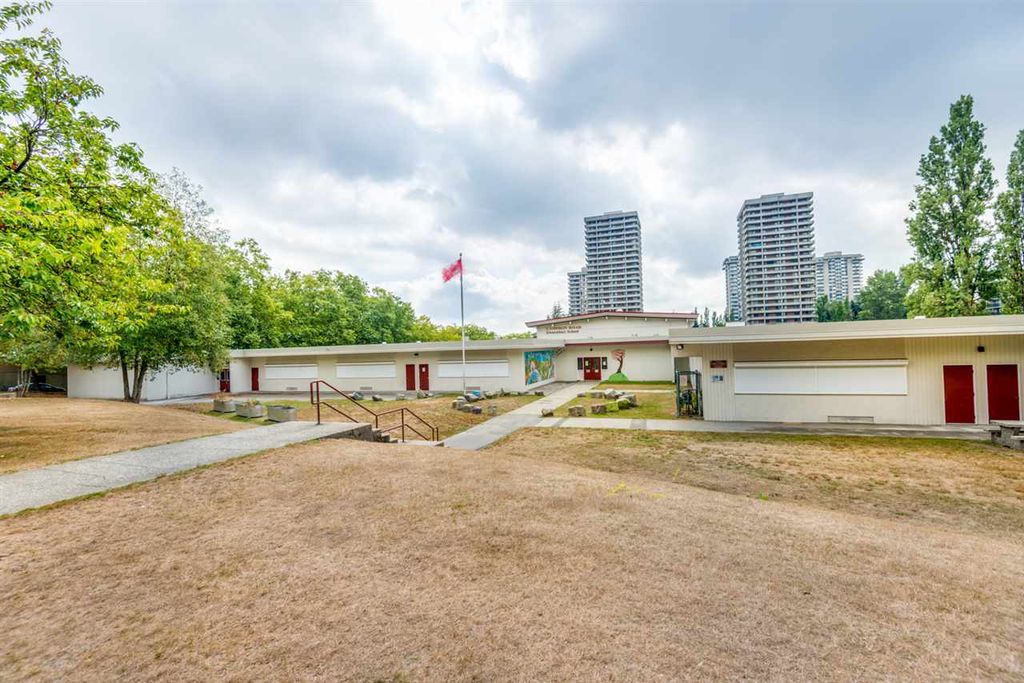 listing image 1106657155596560109
