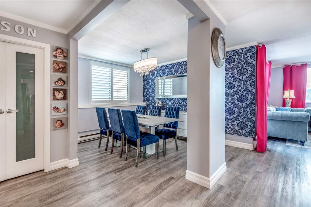 listing image 1106764234192093509