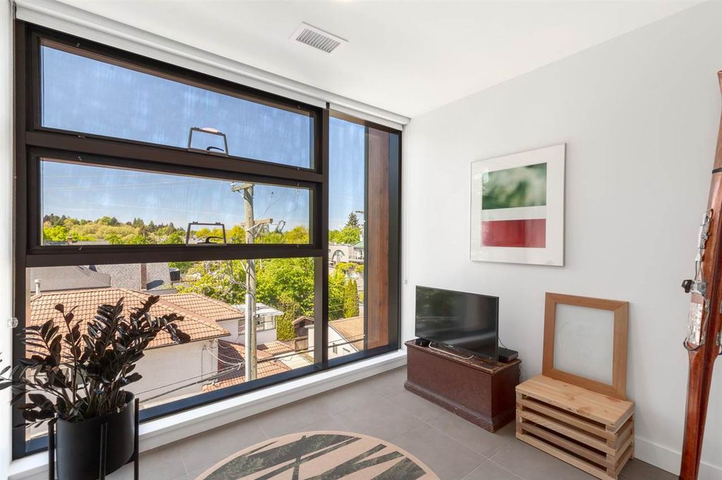 listing image 1101274442053686876