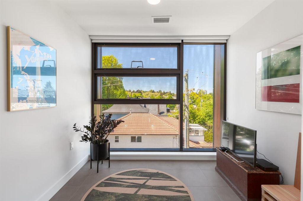 listing image 1108713159113529210