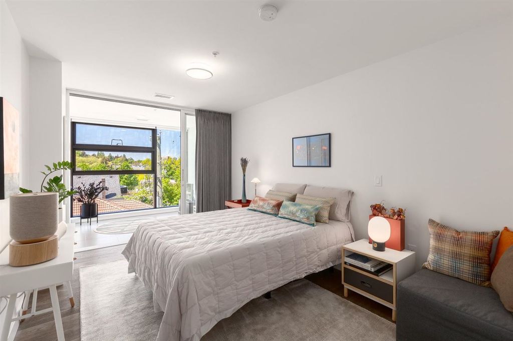 listing image 1102495591183738865