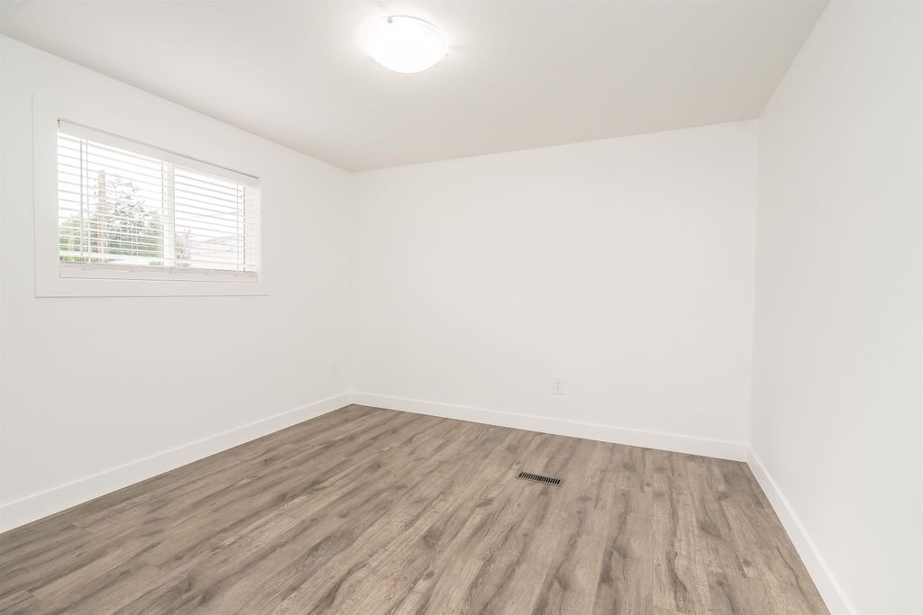 listing image 1109272416825631461