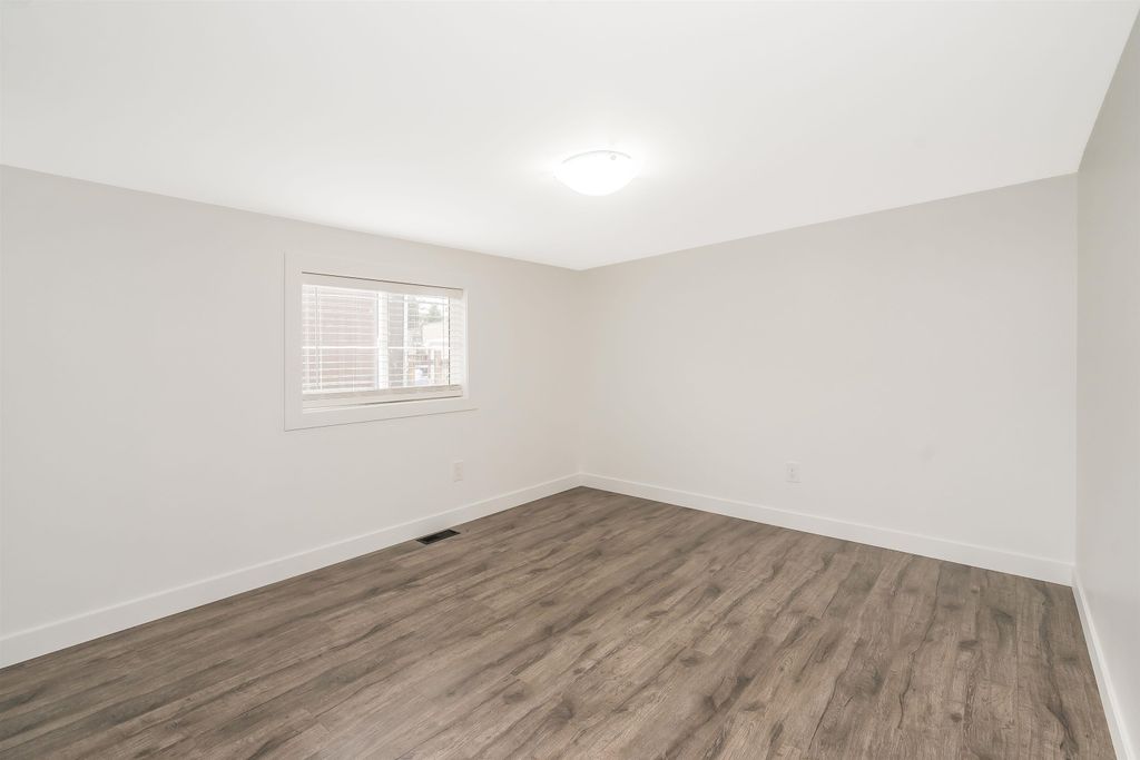 listing image 1102537178940268266