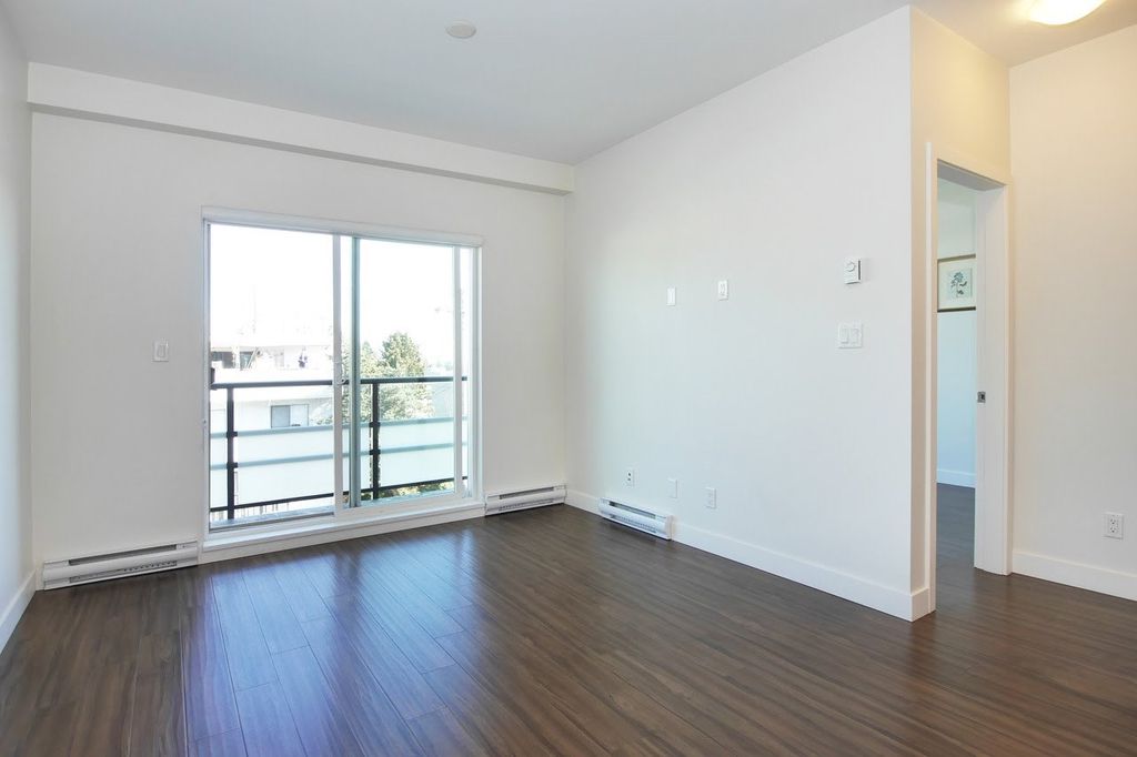 listing image 1102292653983750746