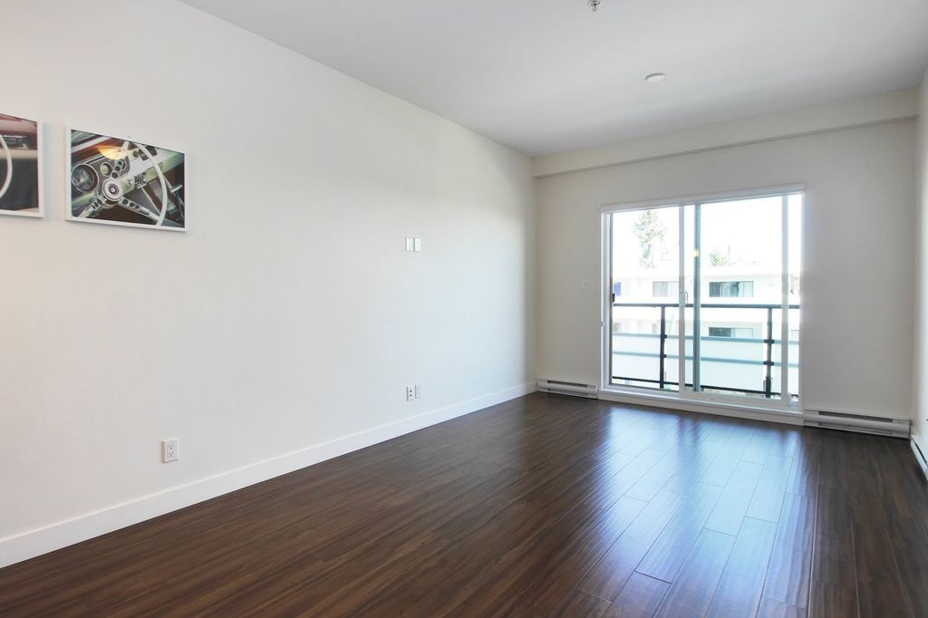 listing image 1109392678548602239