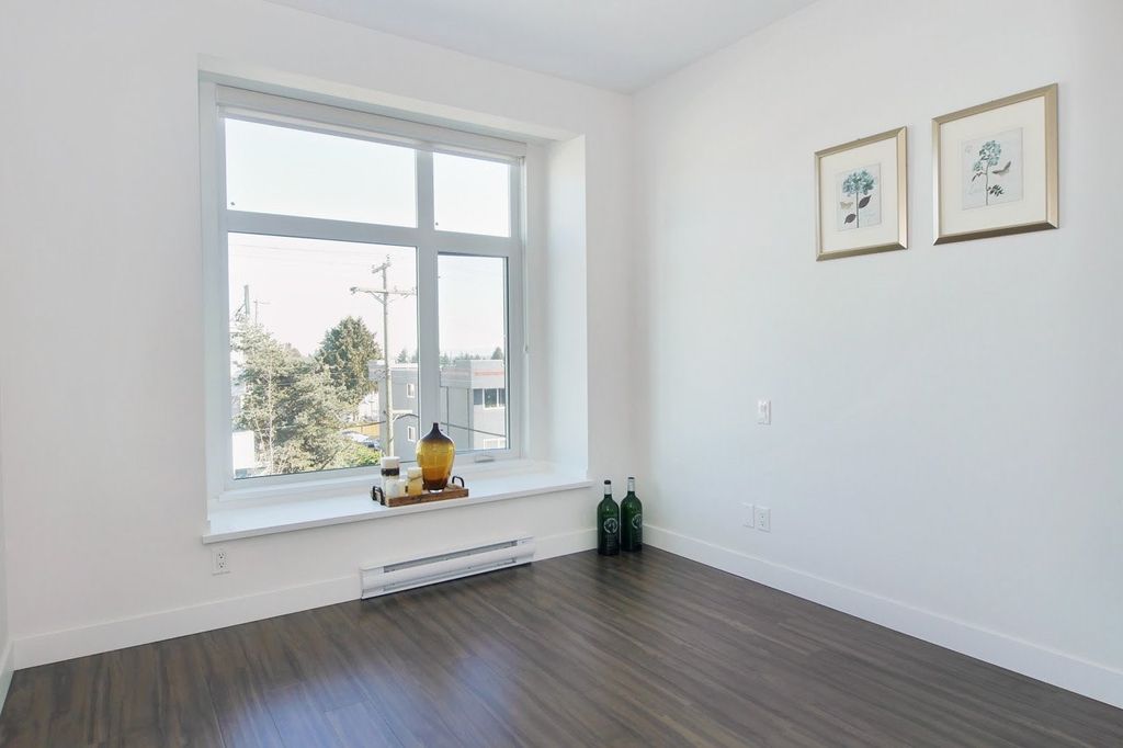 listing image 1105668413714107937