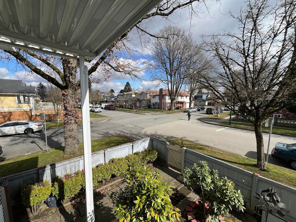listing image 1102170340724557336
