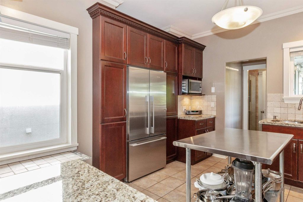 listing image 1103369718131113798