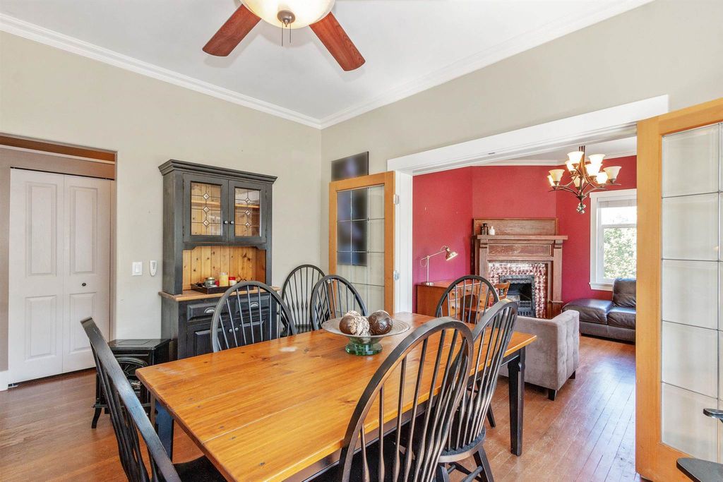 listing image 1103929206488340667