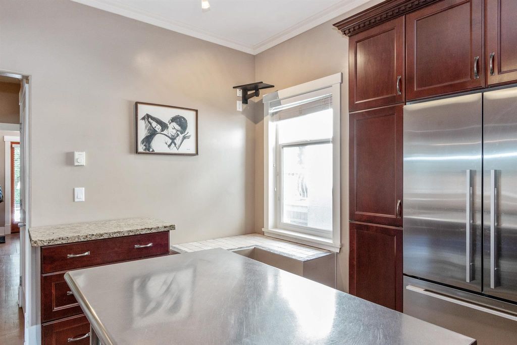 listing image 1108954744224030515