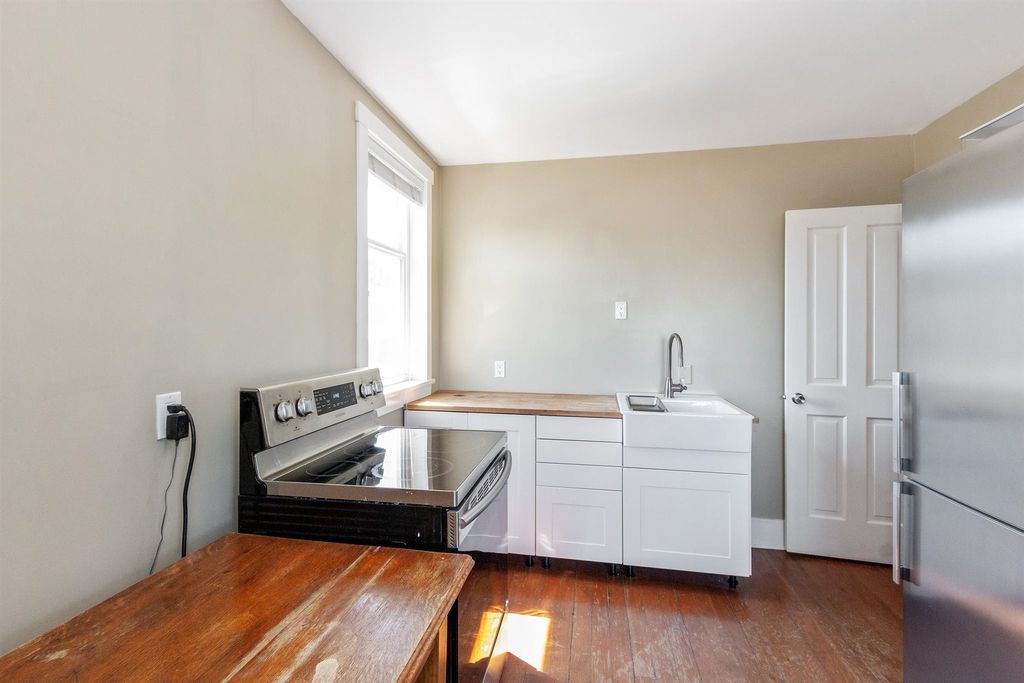 listing image 1105800784837634425