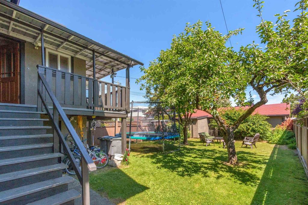 listing image 1102751871437695036