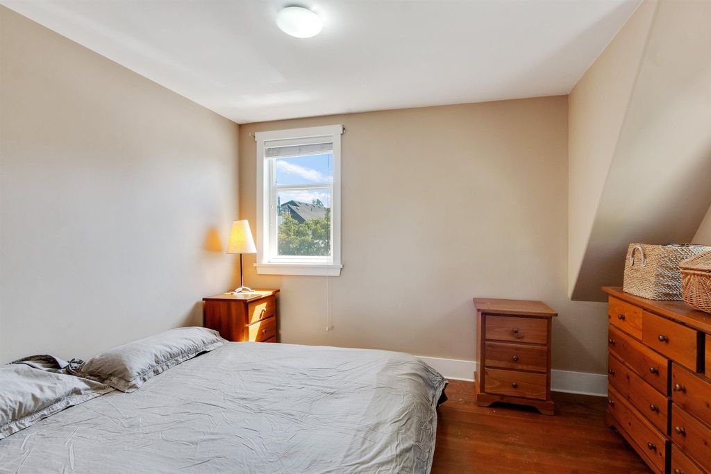 listing image 1109521855258781985