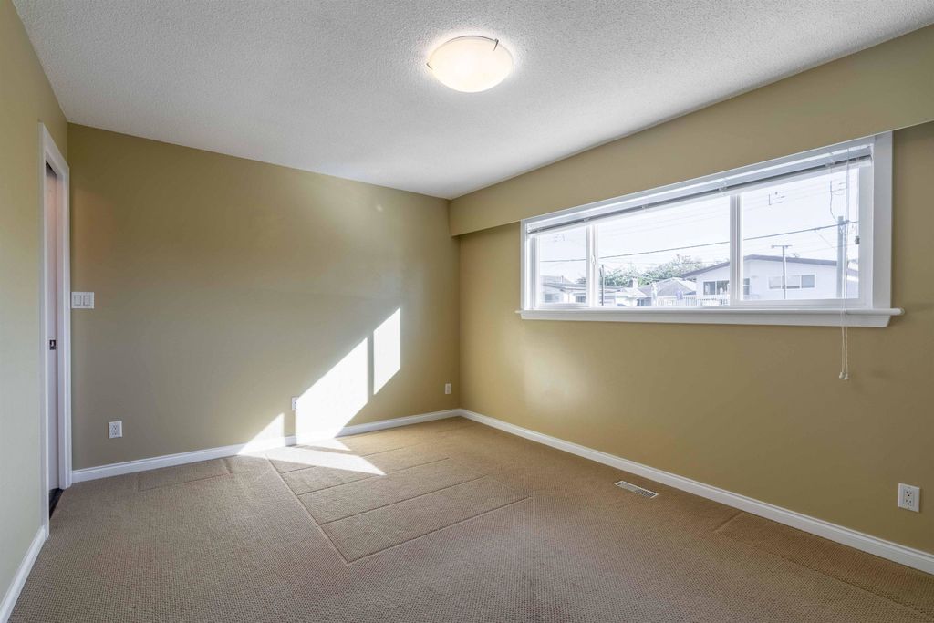 listing image 1102653414367493334