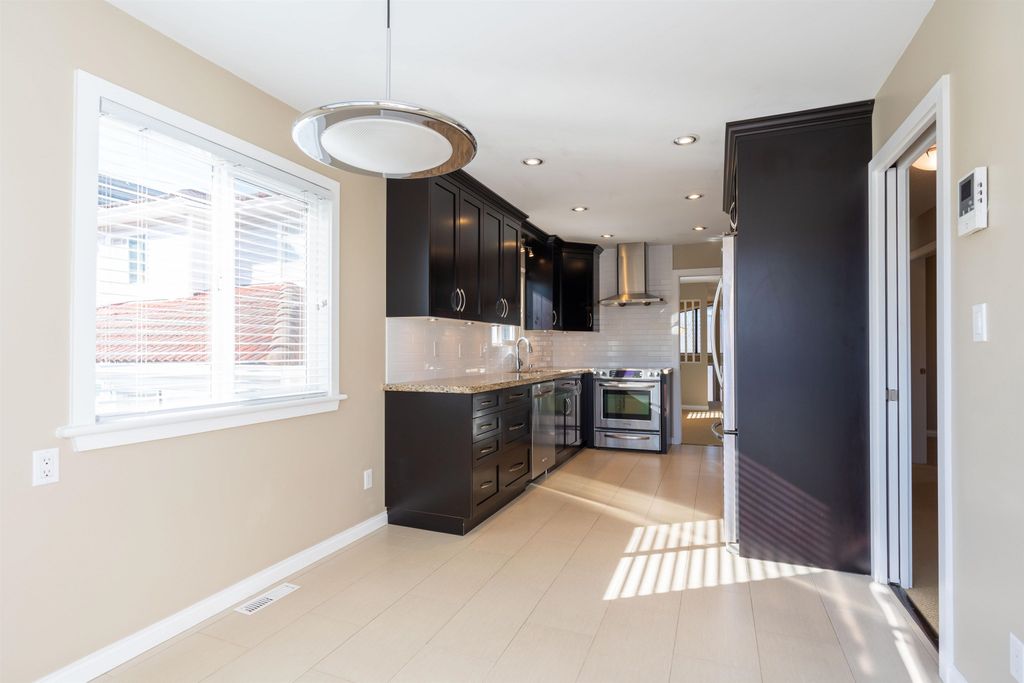 listing image 1107403137538167251