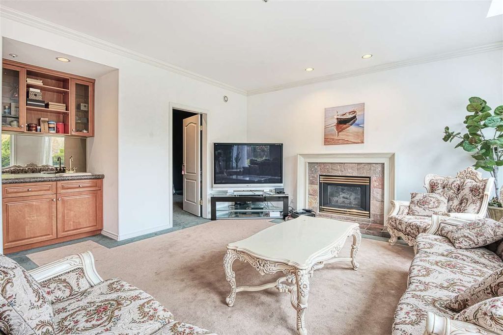 listing image 1101107235154742054