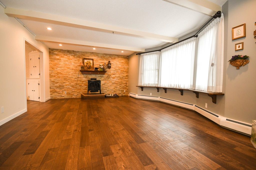 listing image 1100581411017937397