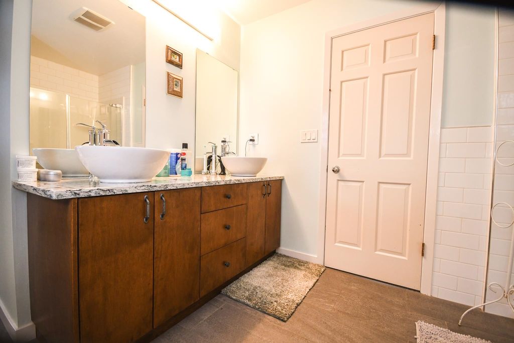 listing image 1109751814934224469