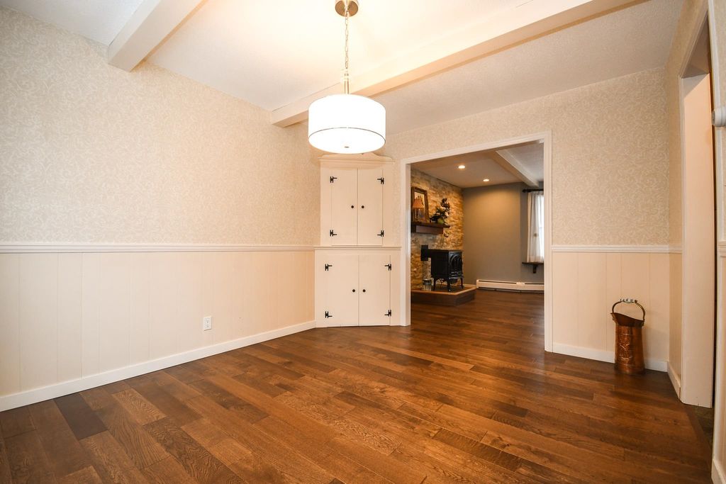 listing image 1102481375672003641