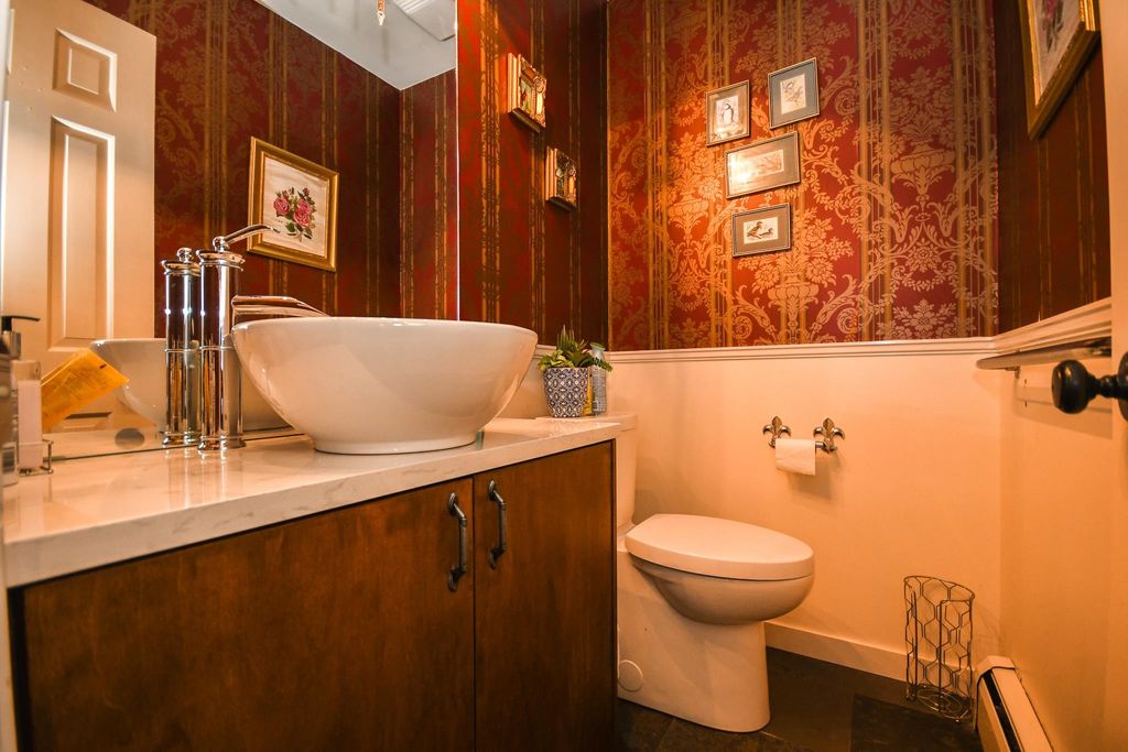 listing image 1106030191622272806
