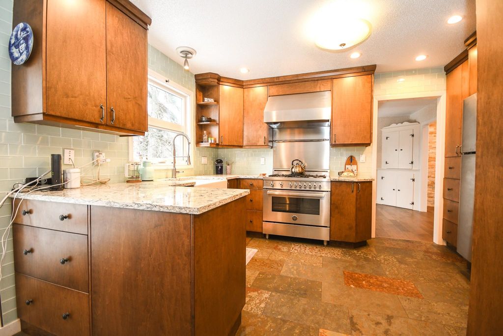 listing image 1102189238810038019