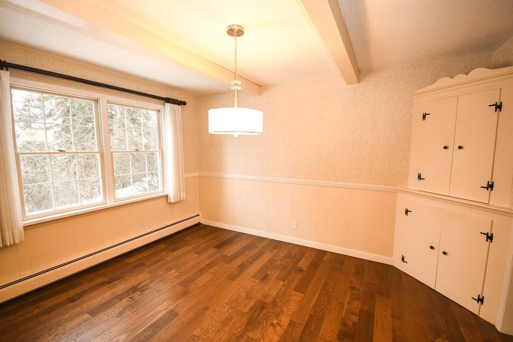 listing image 1109629210212546427