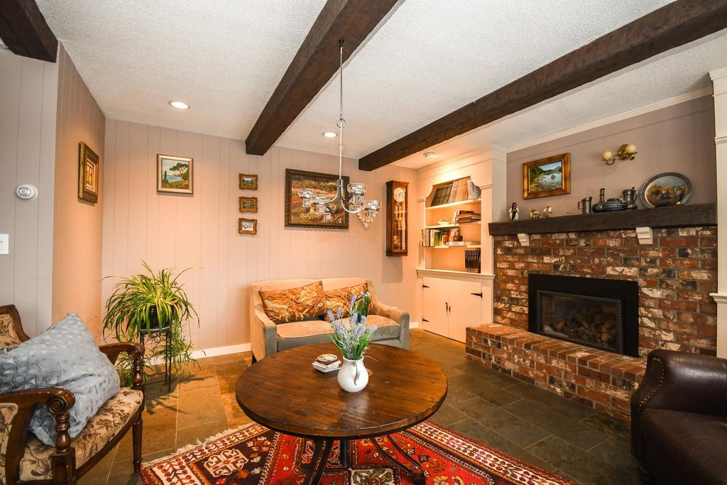 listing image 1102854460048729547