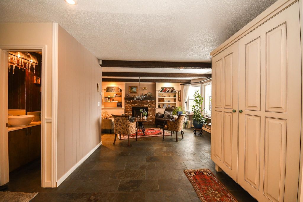 listing image 1109958237818097955