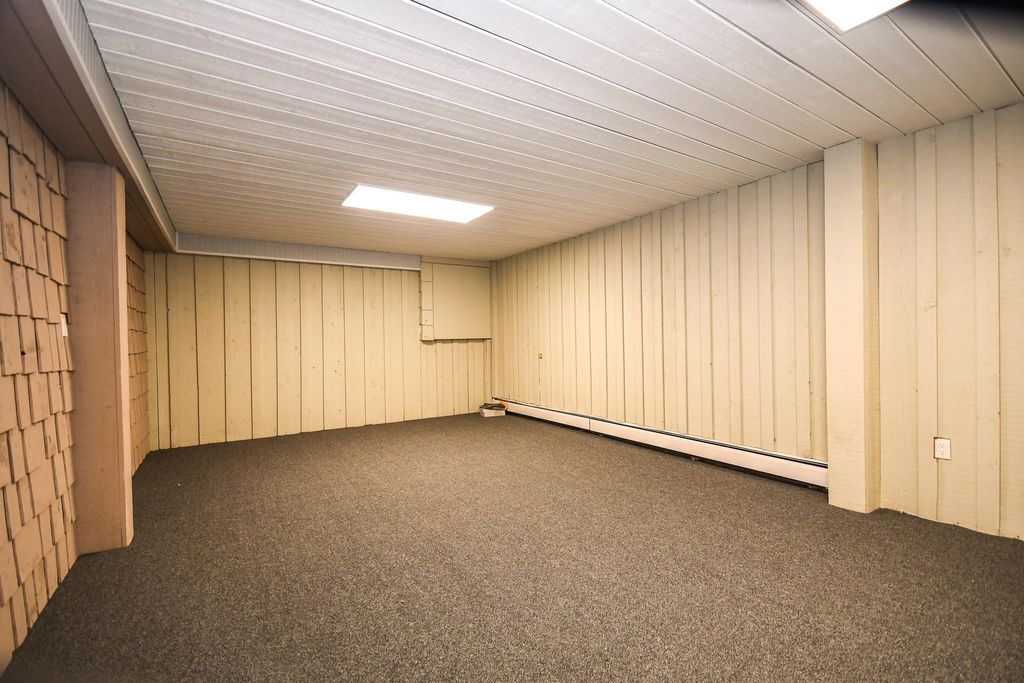 listing image 1105095492782431456