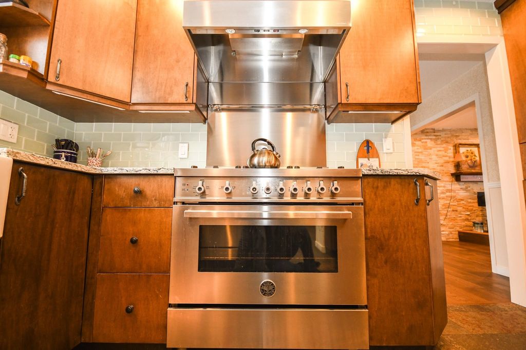 listing image 1102384033232122462