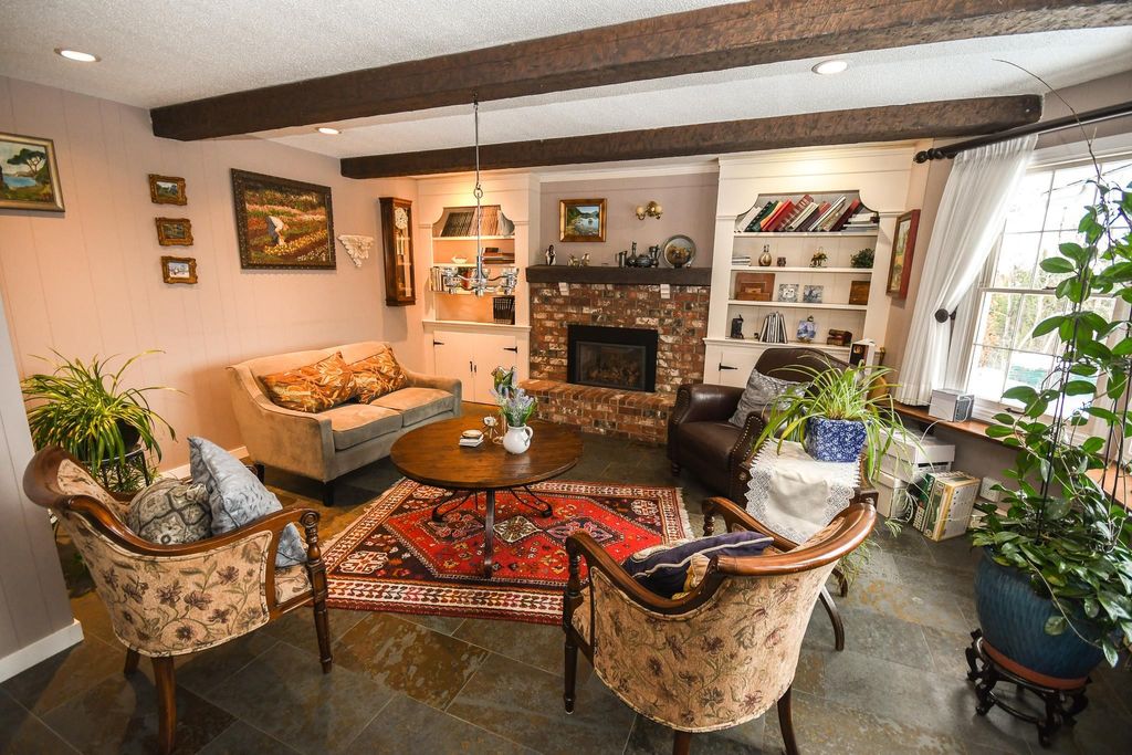 listing image 1104443553806578546