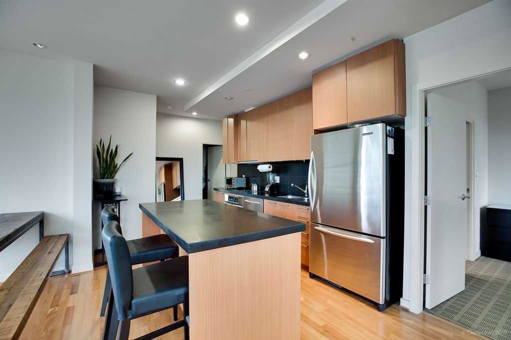 listing image 1103264871176544864
