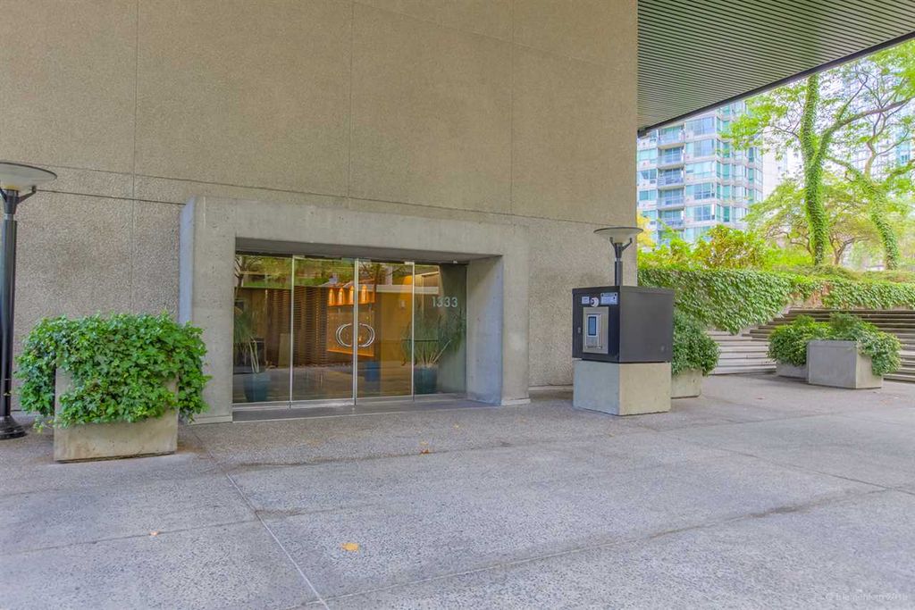 listing image 1100730839677625683