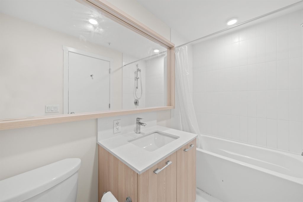 listing image 1102505535943761281