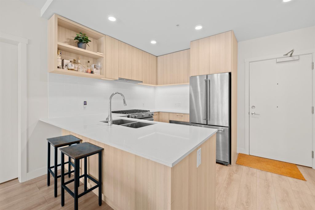 listing image 1109539783530449412