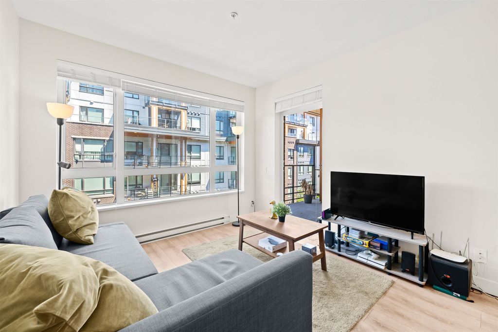 listing image 1103670077485675237