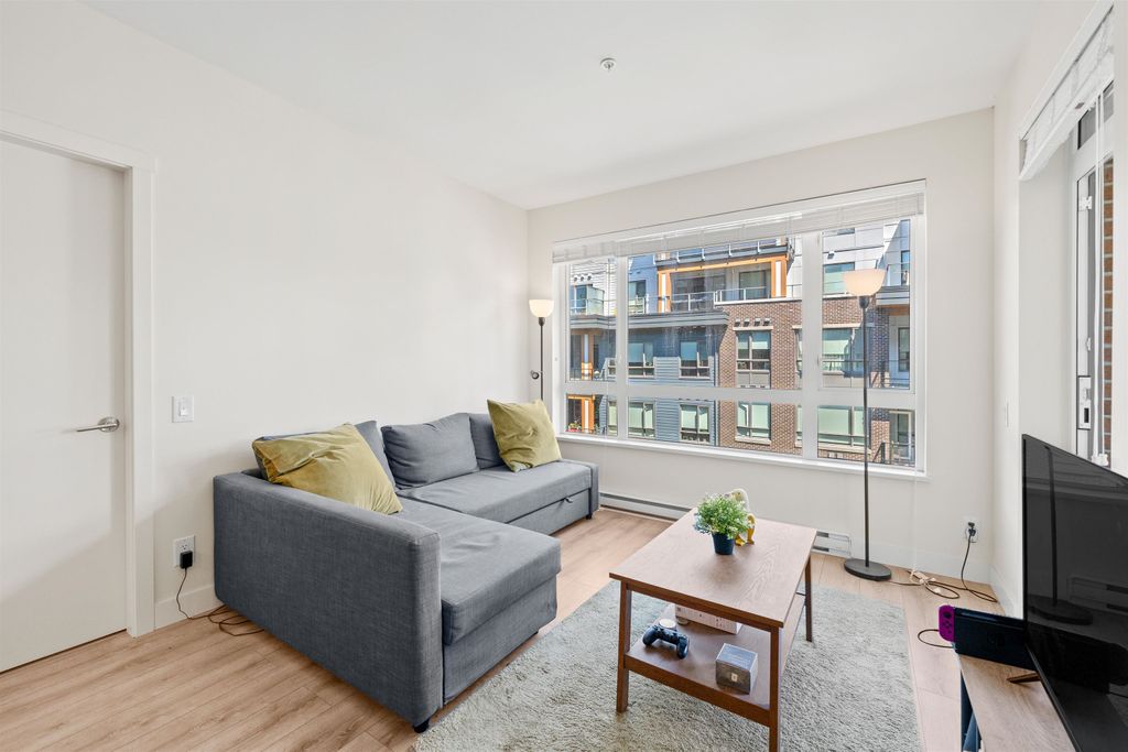 listing image 1100647230990216073