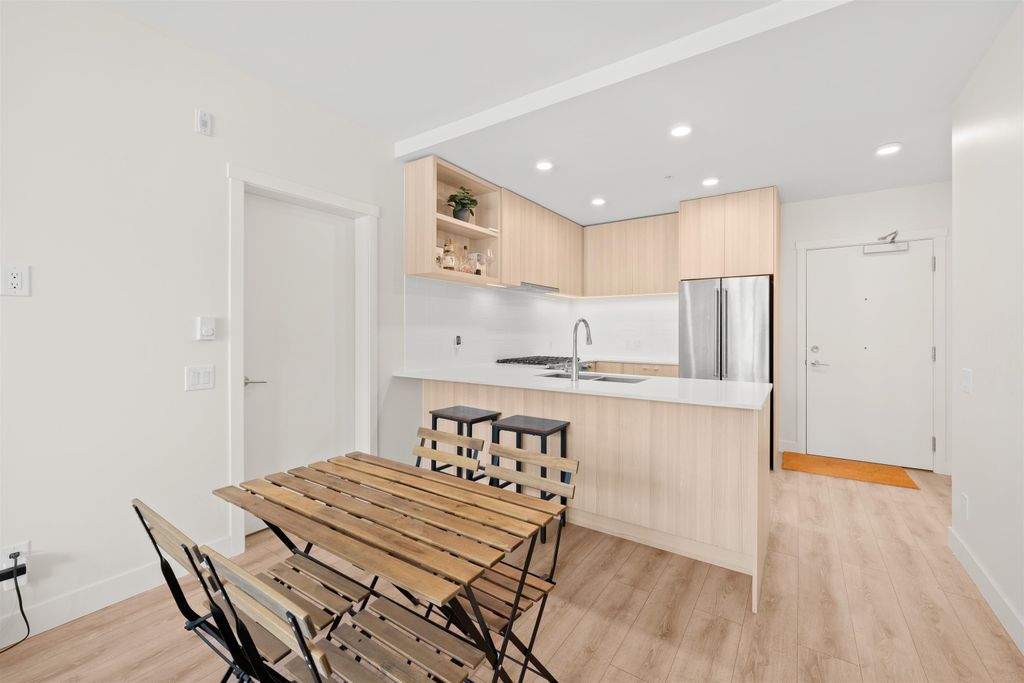 listing image 1104771959383803958