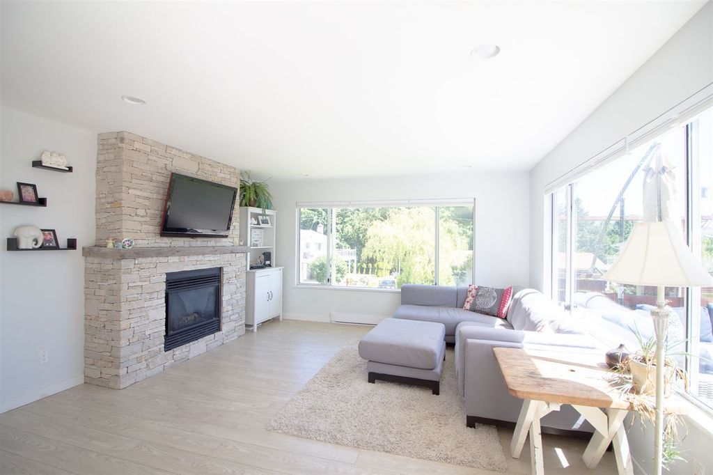 listing image 1100232537622014124