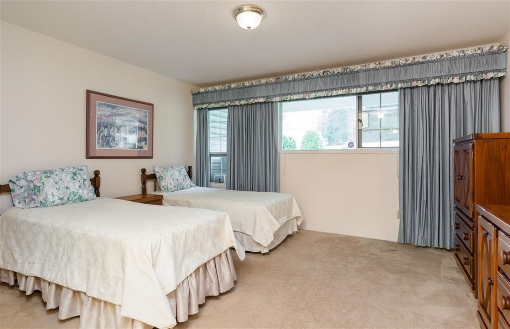 listing image 1105356975680112383