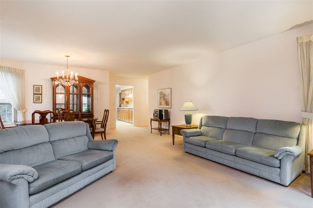 listing image 1107443448230433085