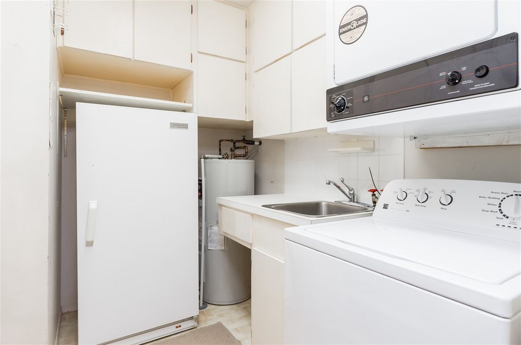 listing image 1102459581849411300