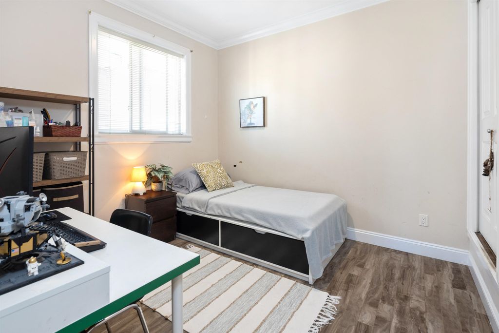 listing image 1100643729597409824