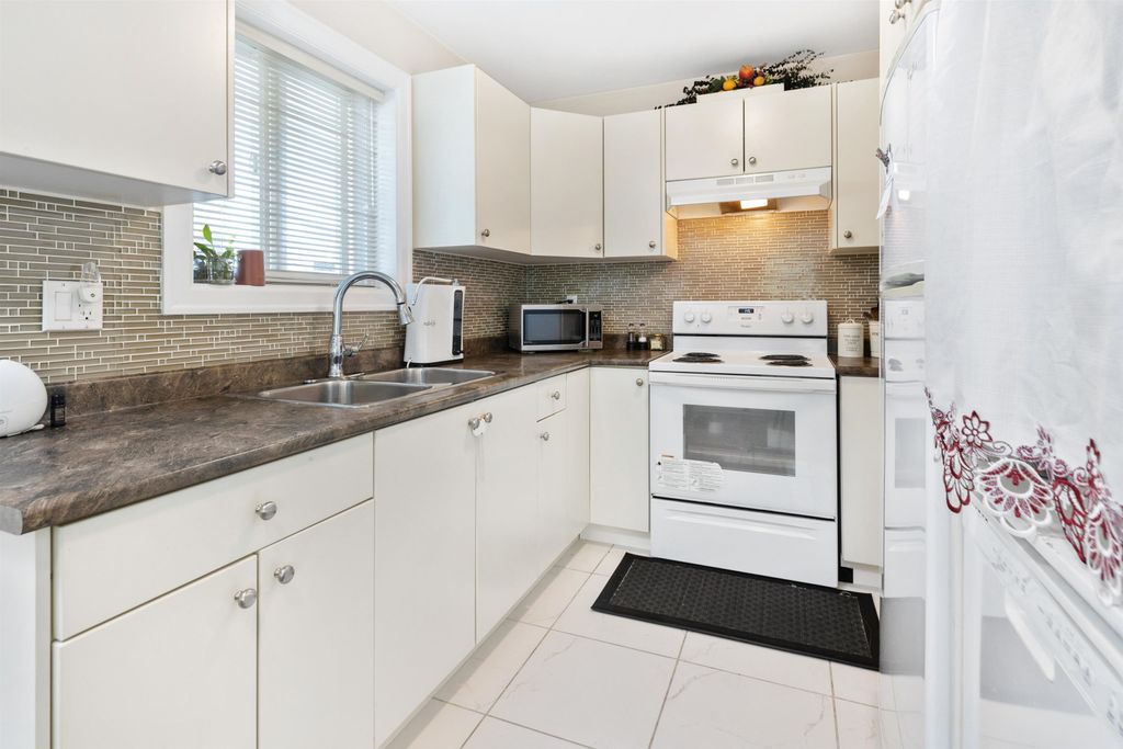 listing image 1103340167655623428