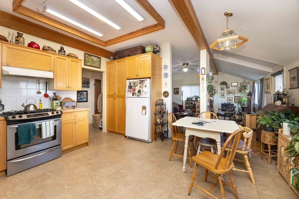 listing image 1106564936562440457