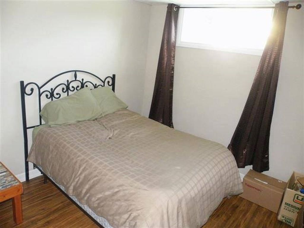 listing image 1101768654604183834